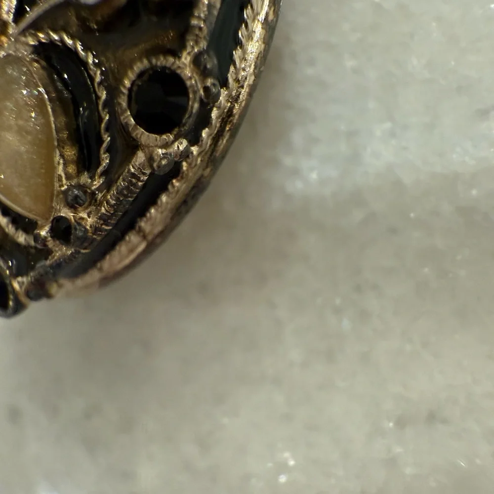 Gripoix 100% authentic Chanel  Black and Gold Button - Picture 3 of 9